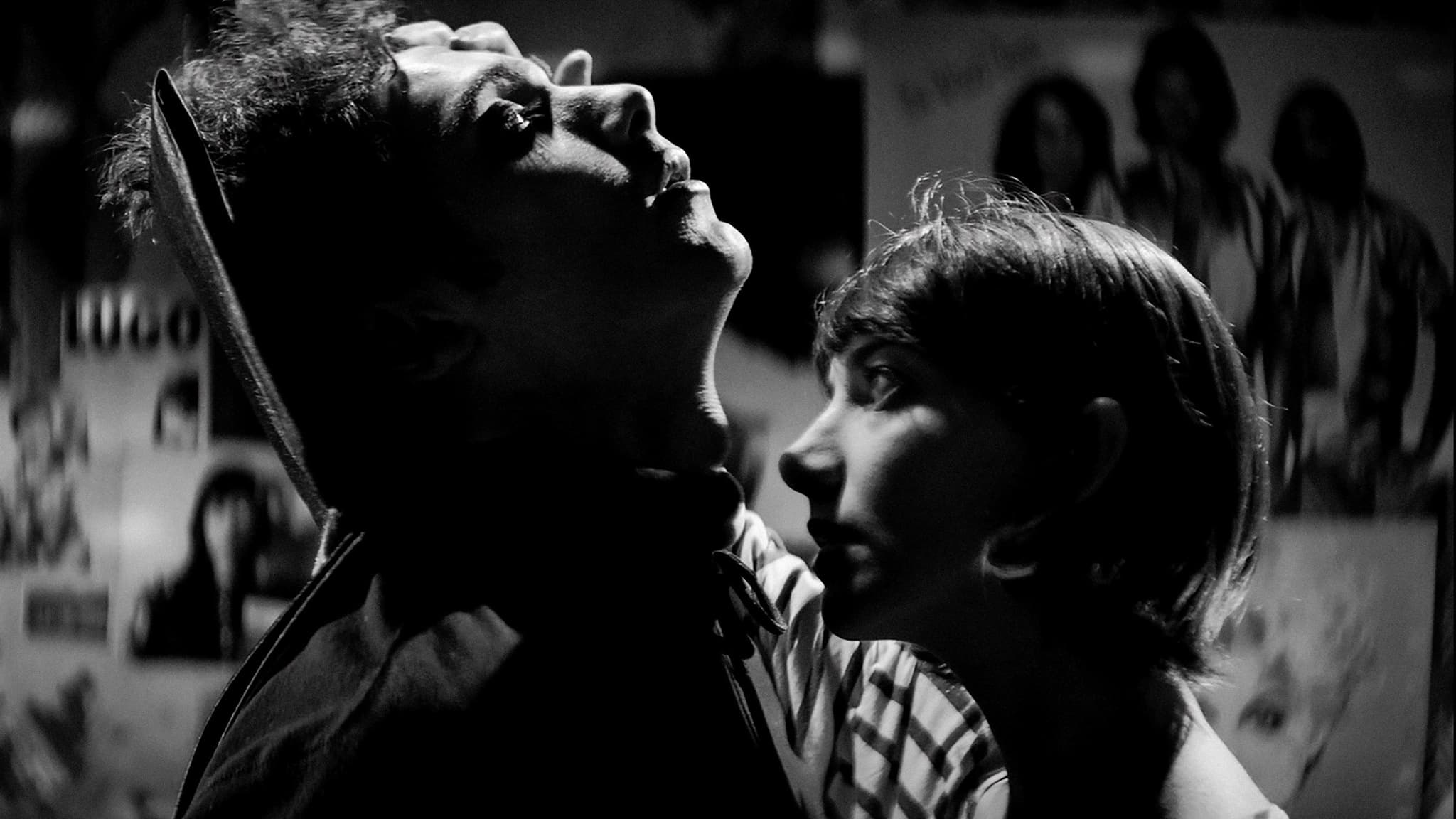 หนังออนไลน์.ดูหนัง.หนังA Girl Walks Home Alone at Night (2014)